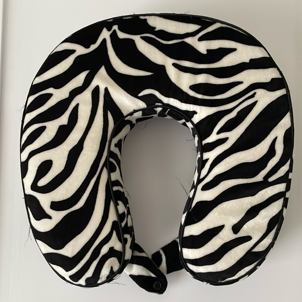 Memory foam airplane pillow with removable machine washable cover